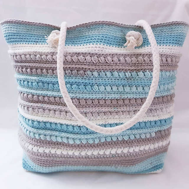 Pretty Shoulder Bag - Free Pattern | Posts by Beautiful Skills | Bloglovin’